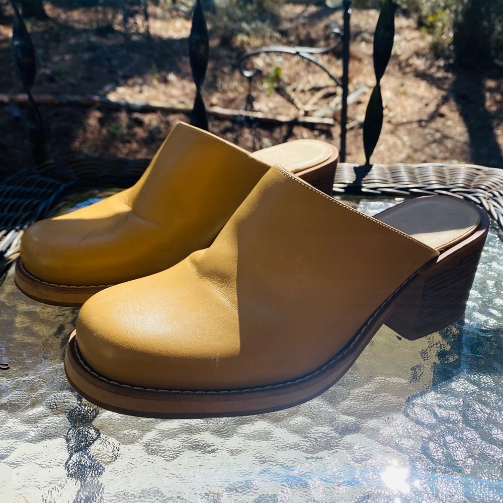 ✨Open back block heel boots✨